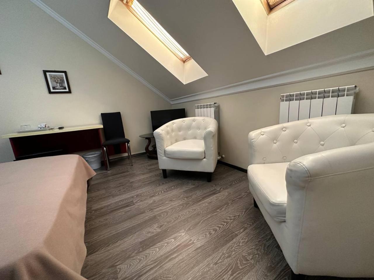 Star Rent Hotel Кишинів Екстер'єр фото