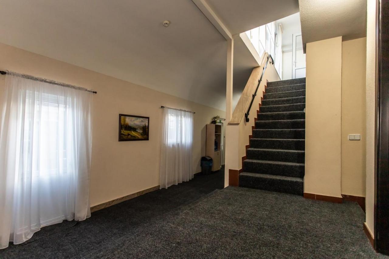 Star Rent Hotel Кишинів Екстер'єр фото