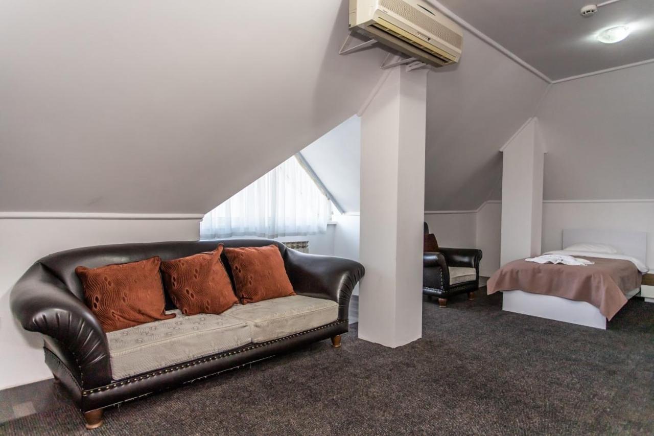 Star Rent Hotel Кишинів Екстер'єр фото